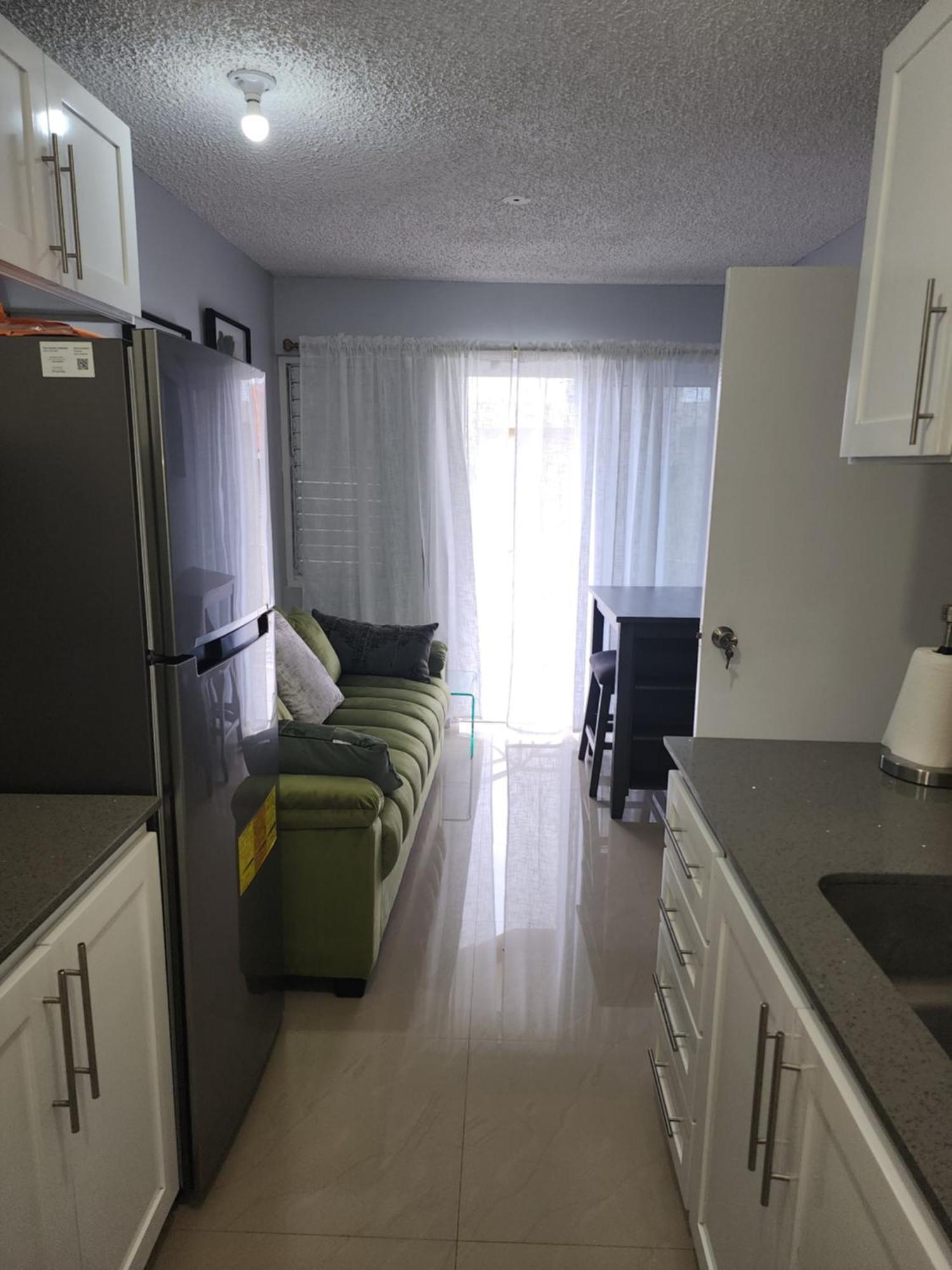 Appartement Comfy And Cozy à Kingston Extérieur photo